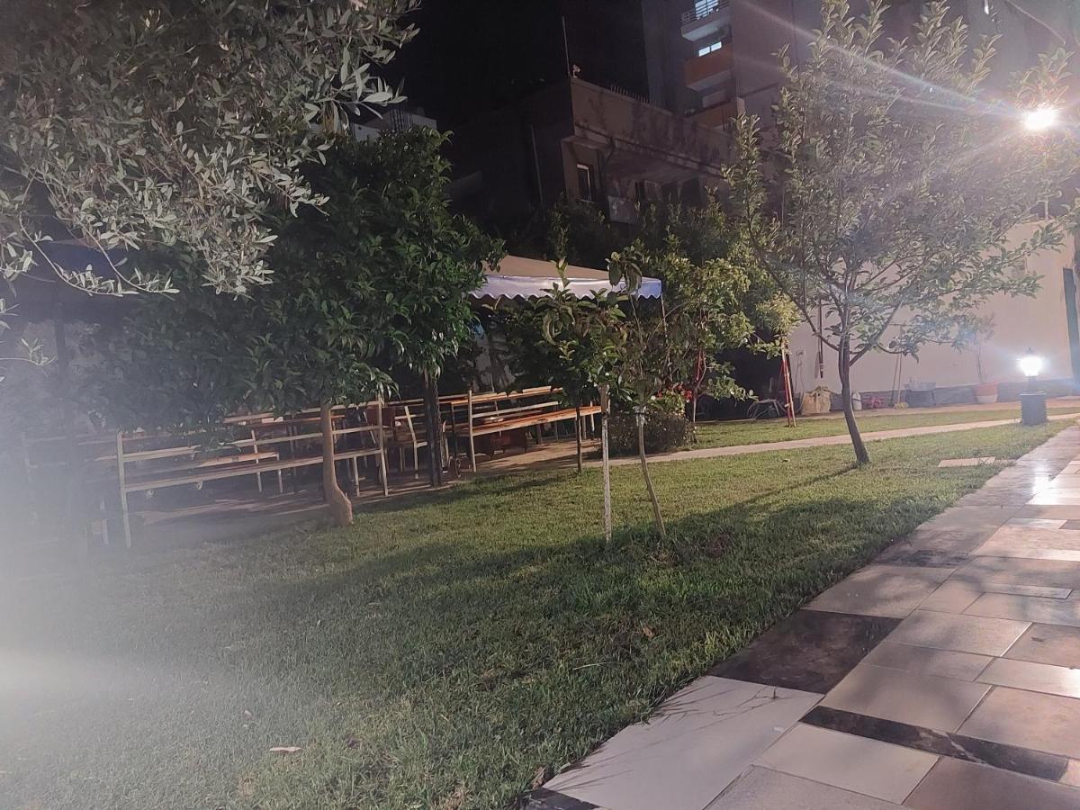 Vila Hyseni دراس المظهر الخارجي الصورة