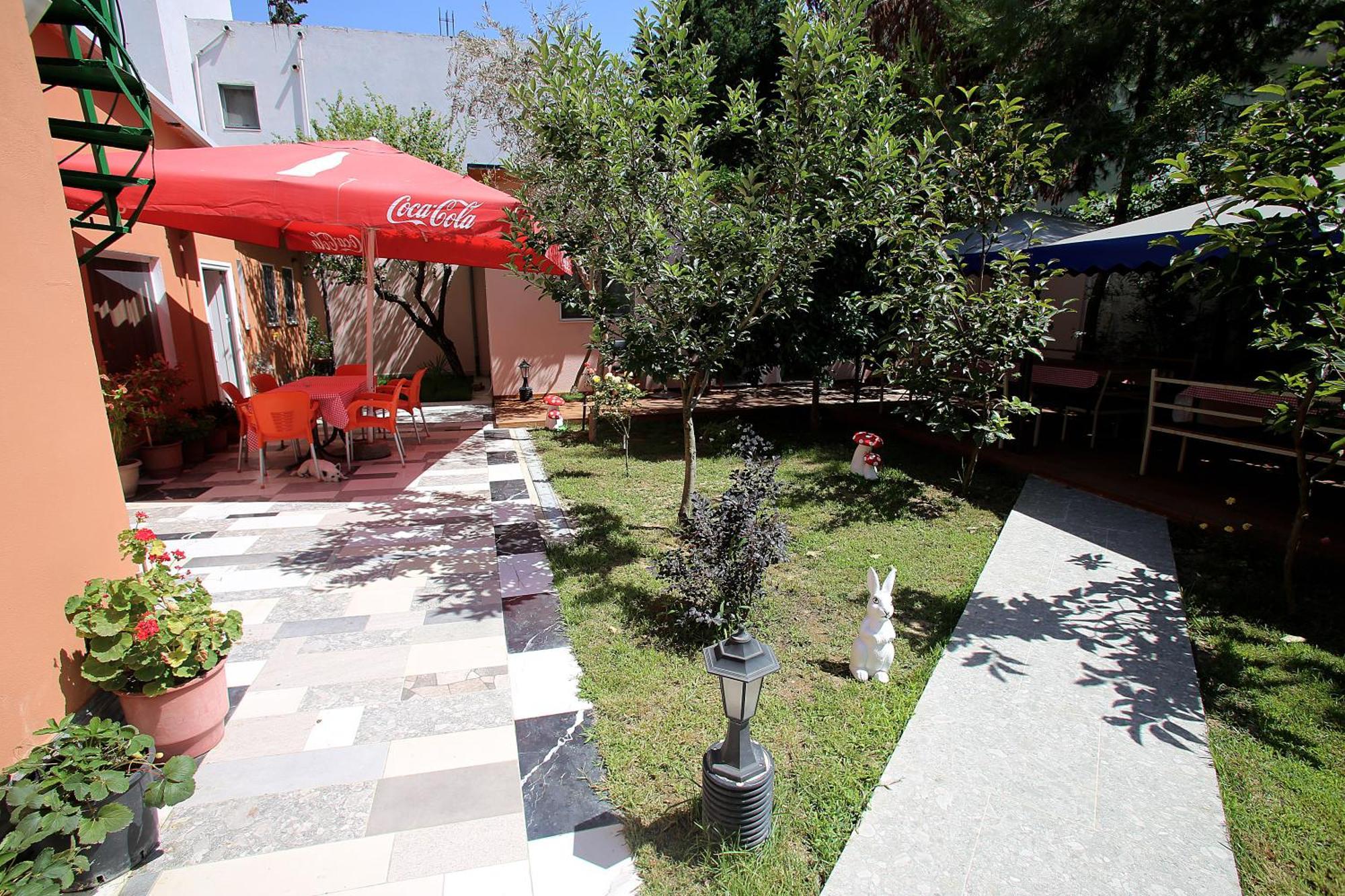 Vila Hyseni دراس الغرفة الصورة